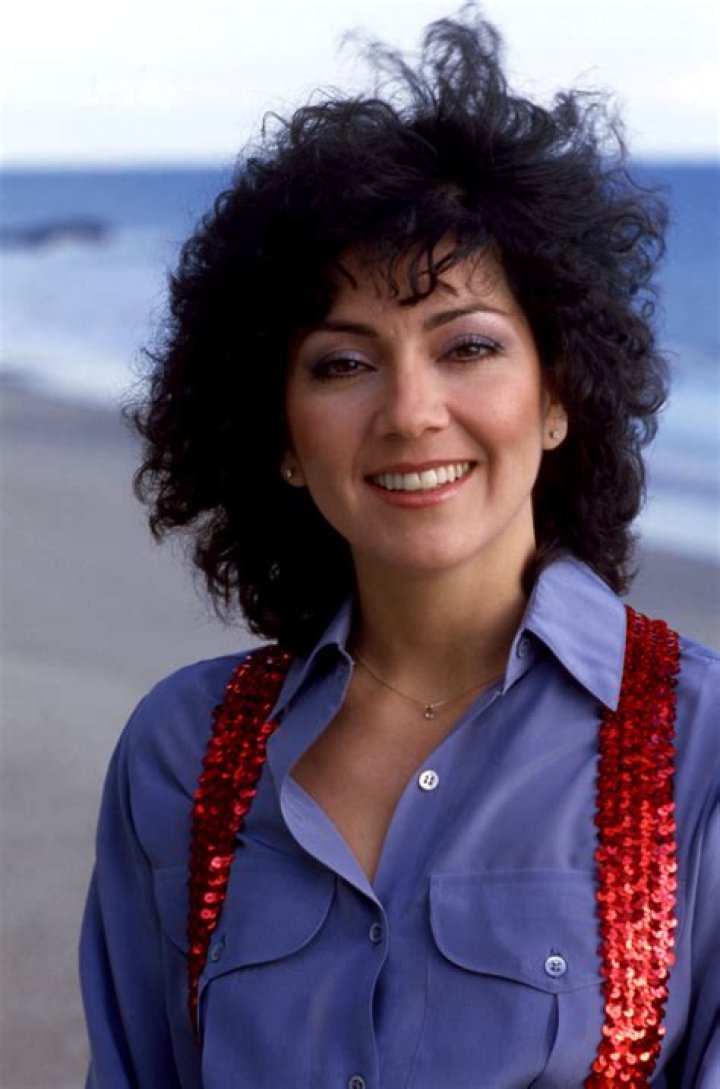 Joyce DeWitt image