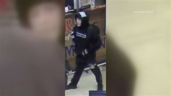 Police Looking For Robbery Suspect Near Rainbow Market |