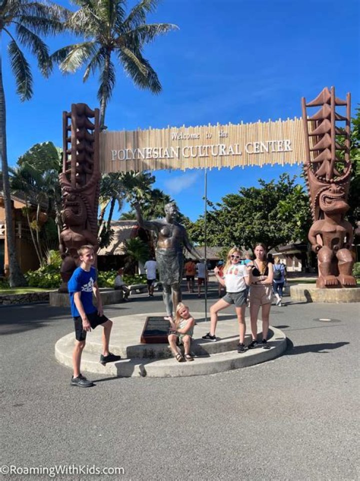 Polynesian Cultural Center seeking photographs